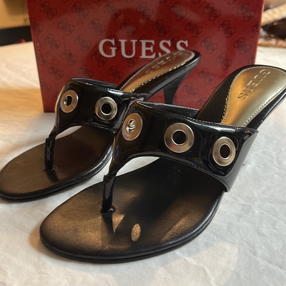 Guess - Picture 2 of 4
